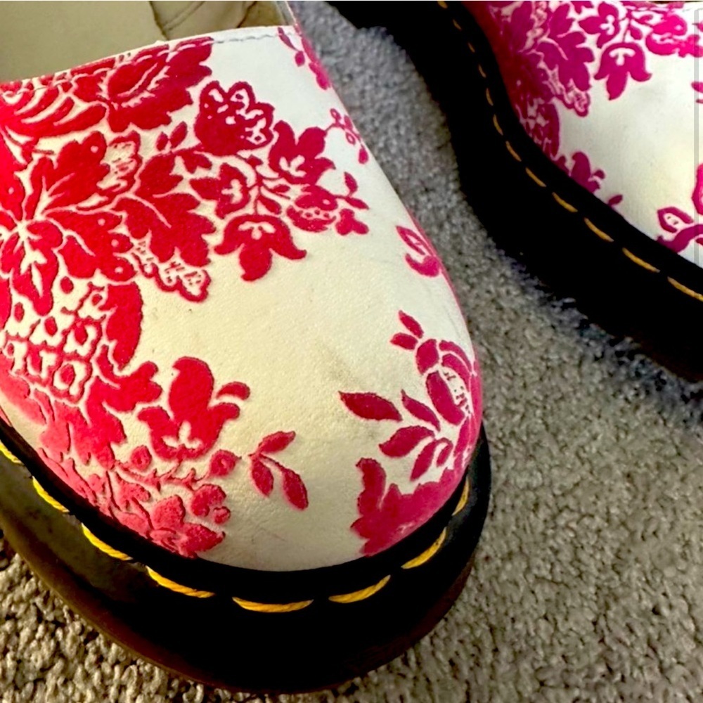 Rare! Dr. Martens Flocked Damask Mary Jane shoes - Picture 2 of 3
